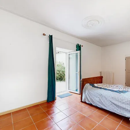 4 Bedroom Gorgeous In Parennes